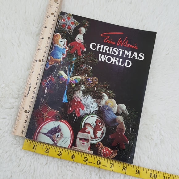 Erica Wilsons Christmas World Craft Project Book - Picture 12 of 16